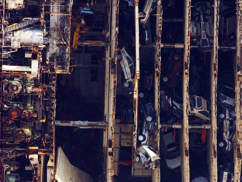 Illustration for article titled How To Salvage A Sunken Car Freighter